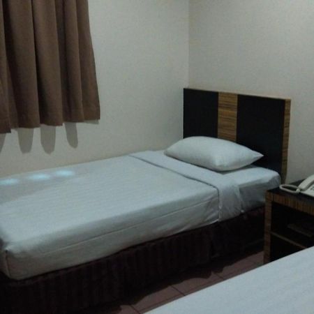 Hotel Traveller Kota Kinabalu Phòng bức ảnh