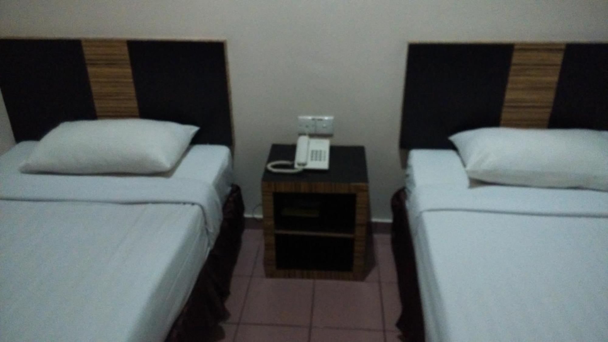 Hotel Traveller Kota Kinabalu Phòng bức ảnh