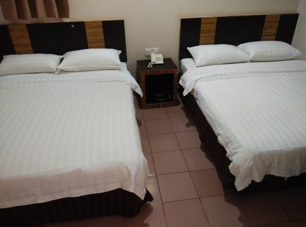 Hotel Traveller Kota Kinabalu Ngoại thất bức ảnh