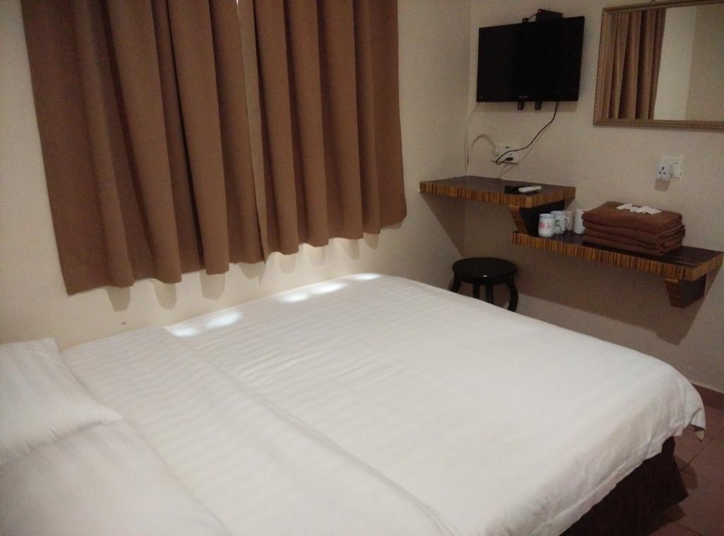 Hotel Traveller Kota Kinabalu Ngoại thất bức ảnh
