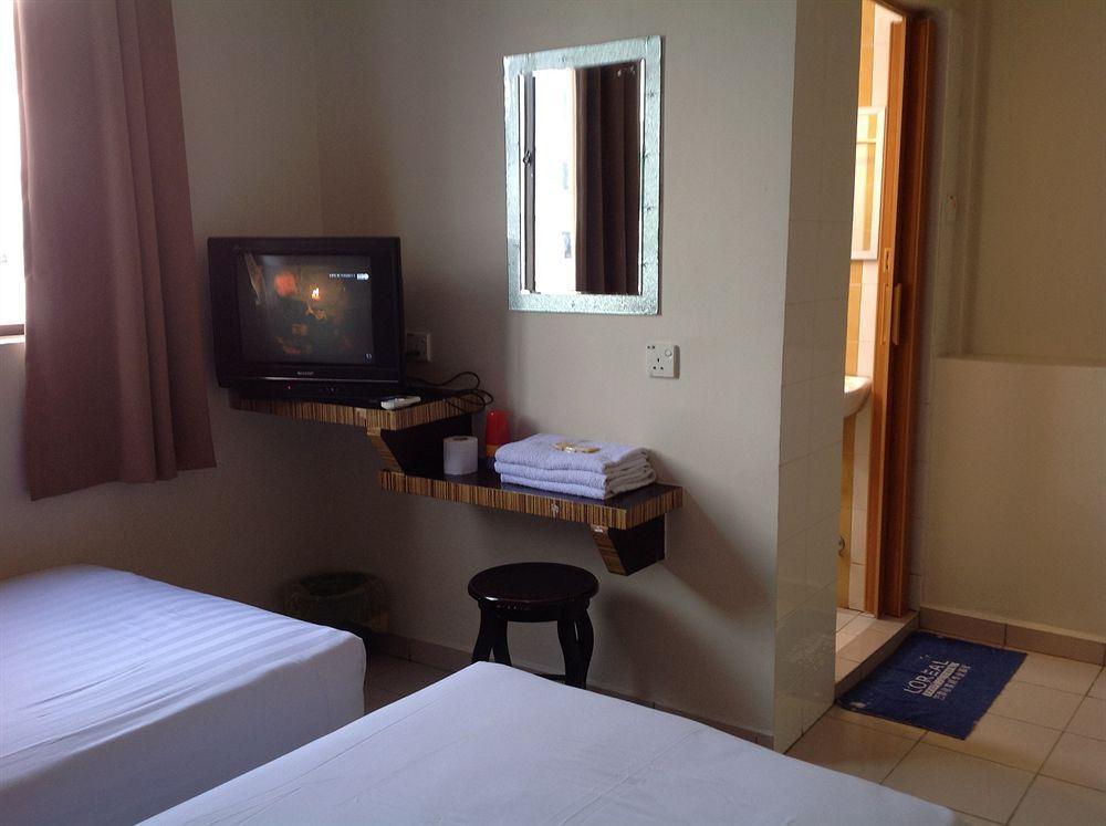Hotel Traveller Kota Kinabalu Ngoại thất bức ảnh