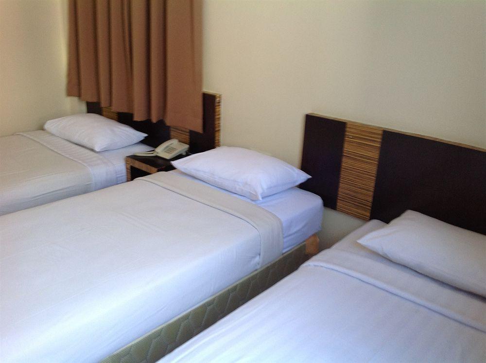 Hotel Traveller Kota Kinabalu Ngoại thất bức ảnh