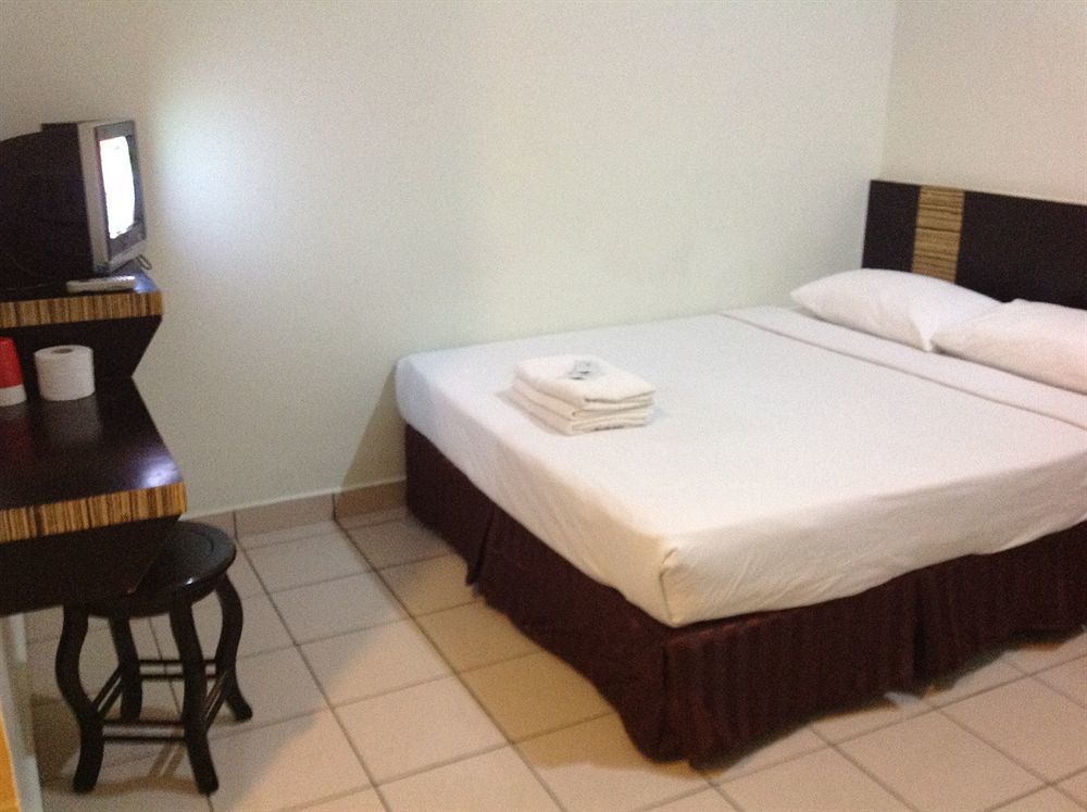 Hotel Traveller Kota Kinabalu Ngoại thất bức ảnh