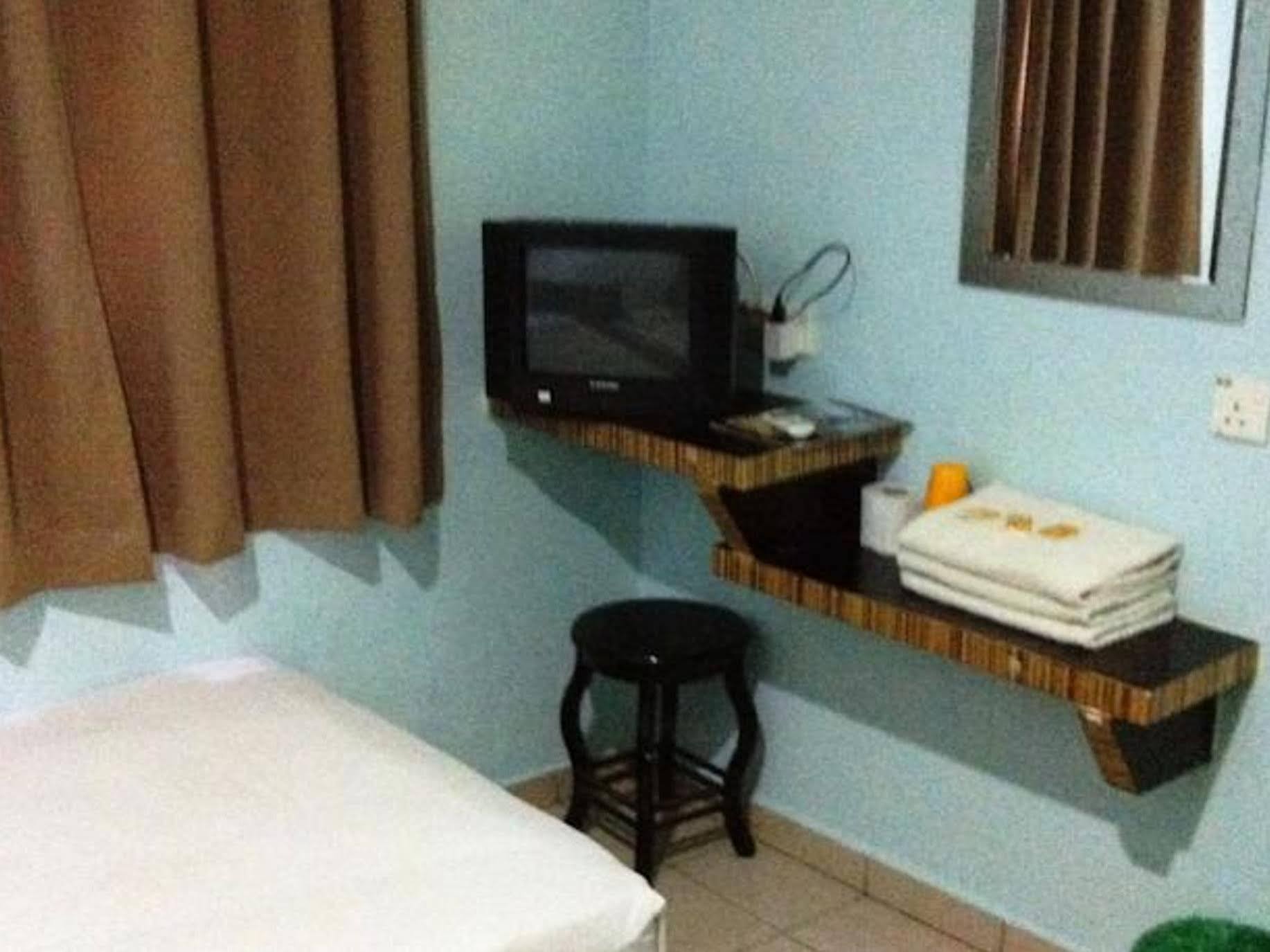 Hotel Traveller Kota Kinabalu Ngoại thất bức ảnh