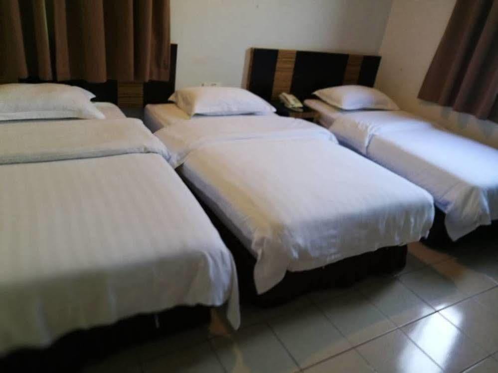 Hotel Traveller Kota Kinabalu Ngoại thất bức ảnh