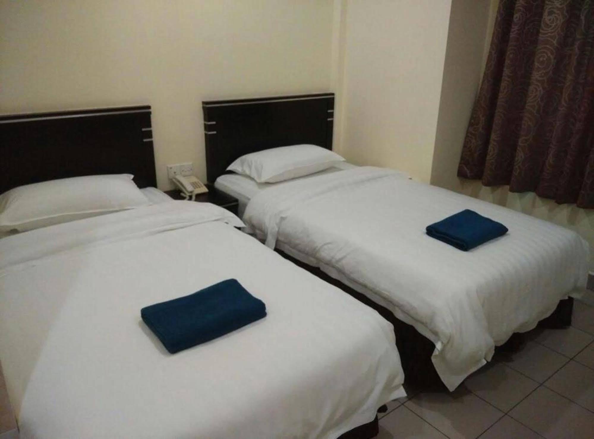 Hotel Traveller Kota Kinabalu Ngoại thất bức ảnh