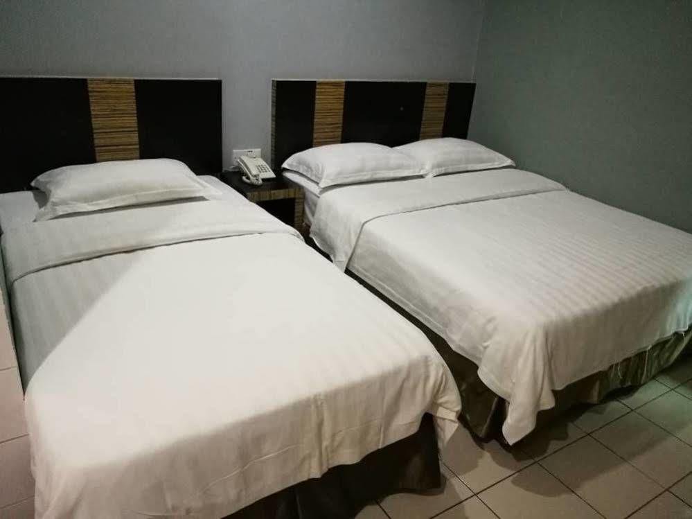 Hotel Traveller Kota Kinabalu Ngoại thất bức ảnh