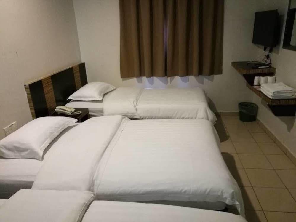 Hotel Traveller Kota Kinabalu Ngoại thất bức ảnh
